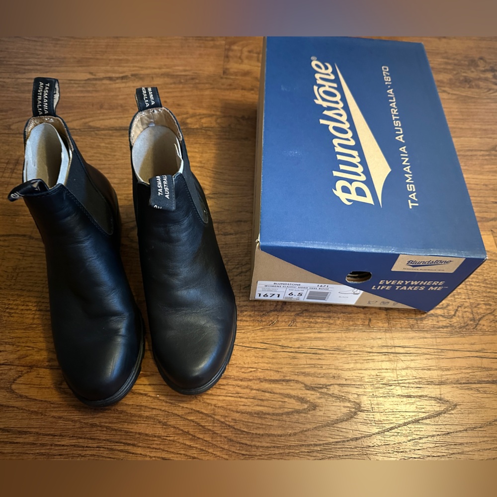 Blundstone Black Leather Boots Classic Design